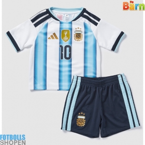 Billiga Argentina Lionel Messi #10 Hemmatröja Barn VM 2026 Kortärmad (+ Korta byxor)